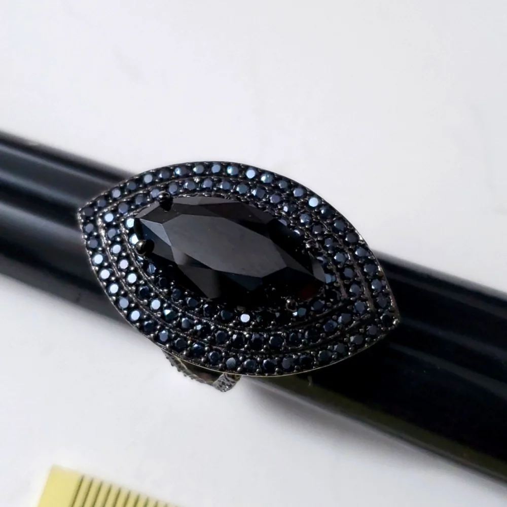 Sterling Silver 925 Onyx and Spinel Paved Pointer Ring